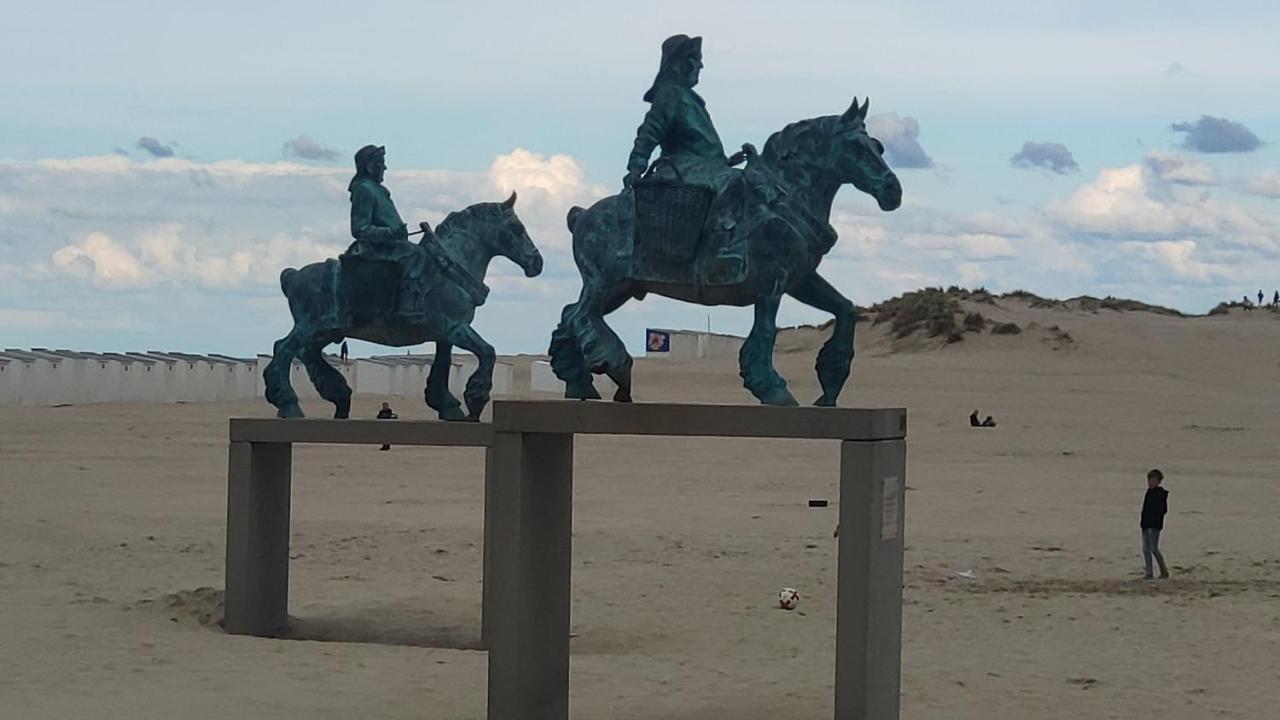 Zeezicht Vanop Het 6 De Verdiep Oostduinkerke Exterior foto